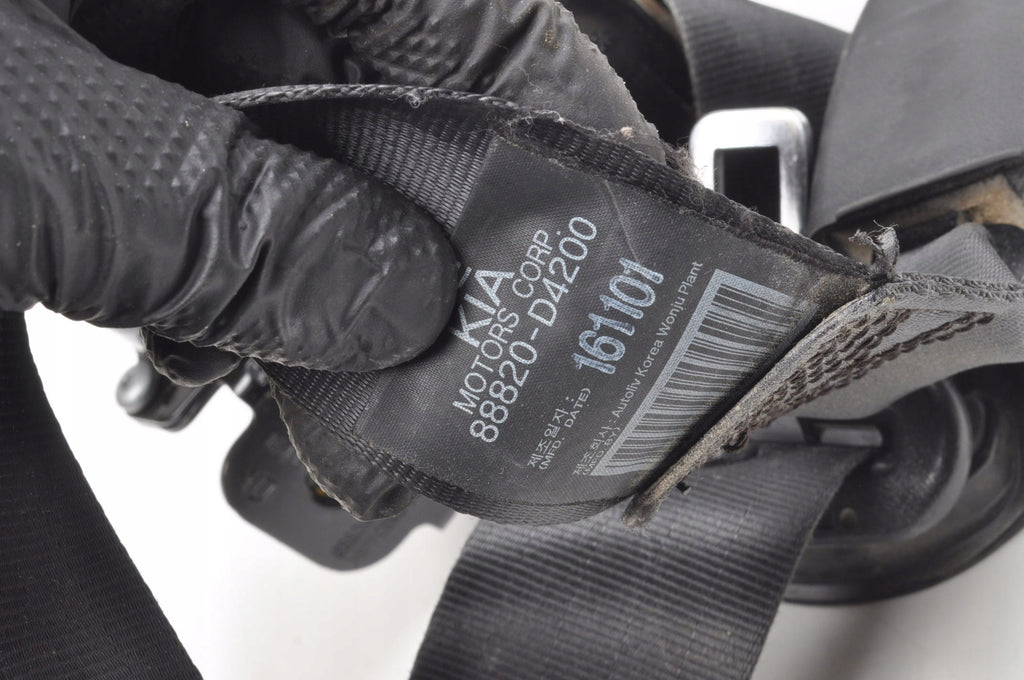 KIA OPTIMA IV SEAT BELT RIGHT FRONT 88820-D4200WK STATION WAGON