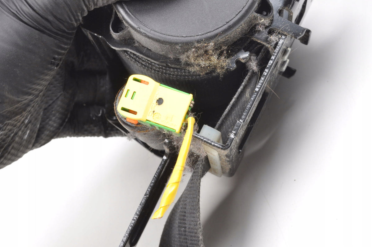KIA OPTIMA IV SEAT BELT RIGHT FRONT 88820-D4200WK STATION WAGON