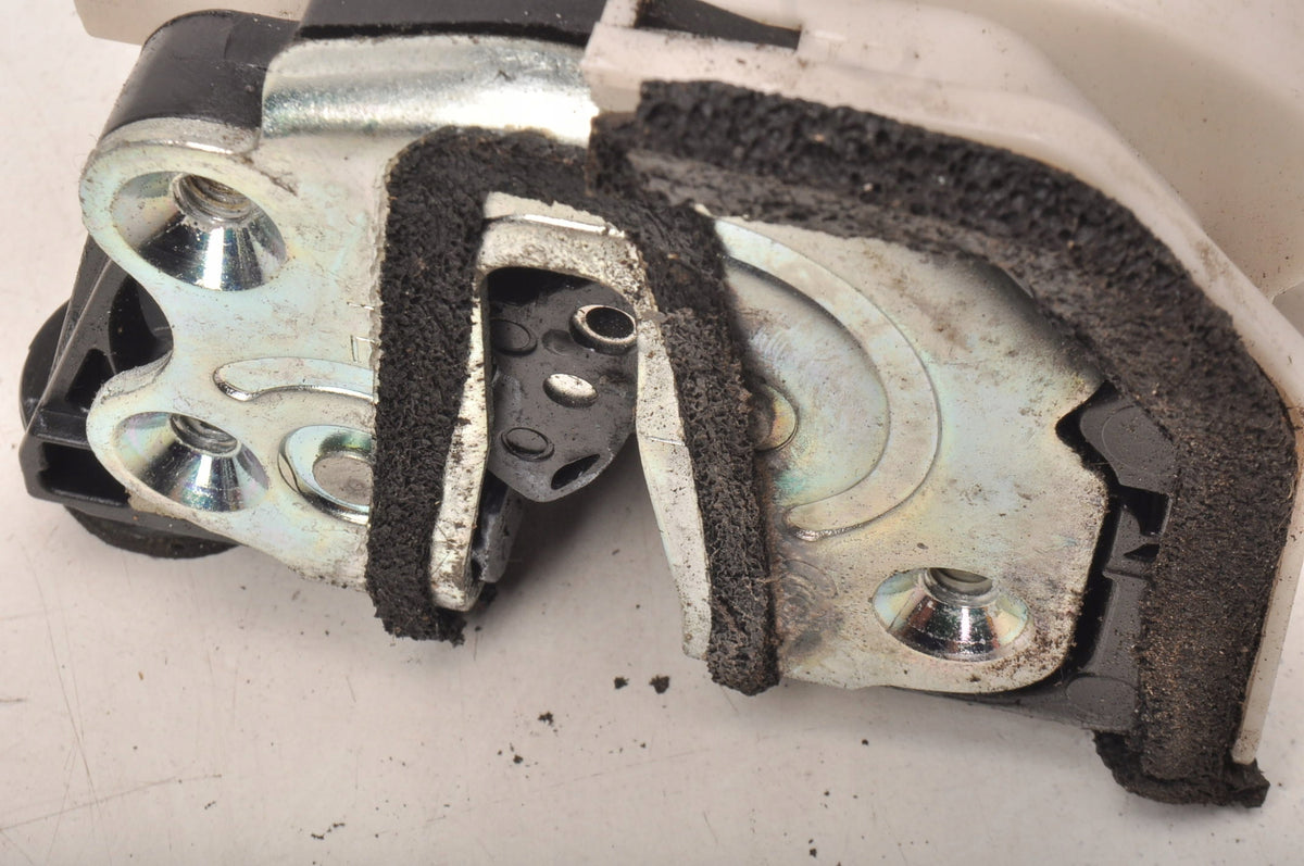 KIA PICANTO II DOOR LOCK LEFT REAR 4PIN HB 5D