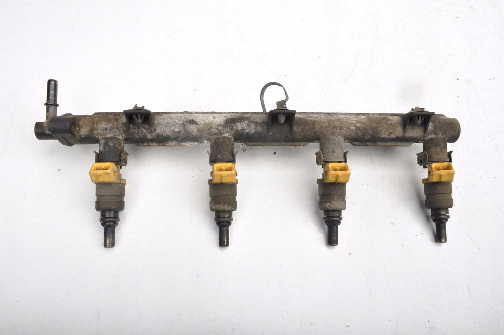 KIA RIO AND 1.5 B INJECTION RAIL OK30E13250