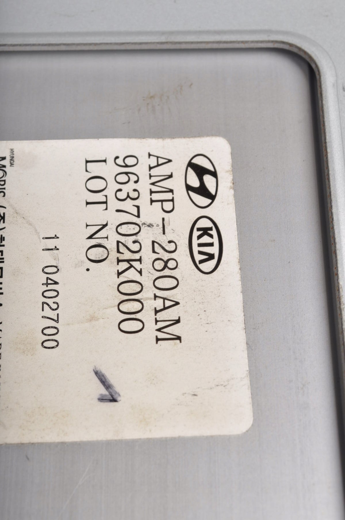 KIA SOUL AND RADIO AMPLIFIER 963702K000