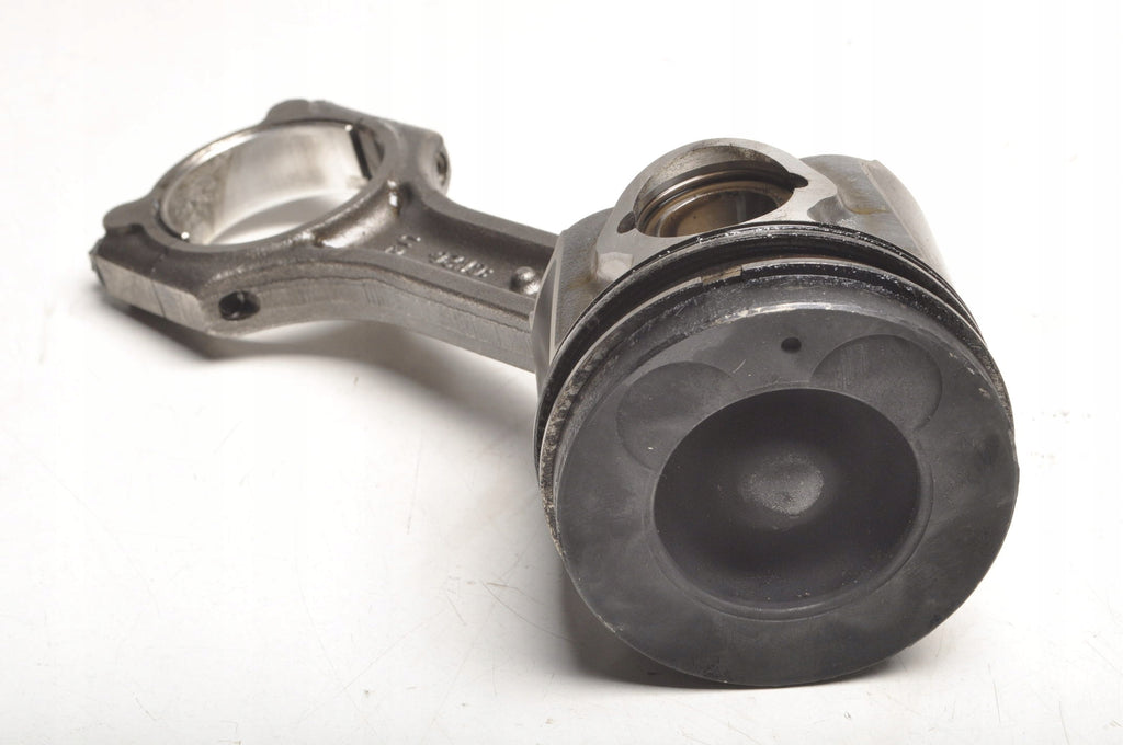 KIA SOUL I i30 II CEED 1.6 CDTI 115 HP PISTON WITH CONNECTING ROD D4FB