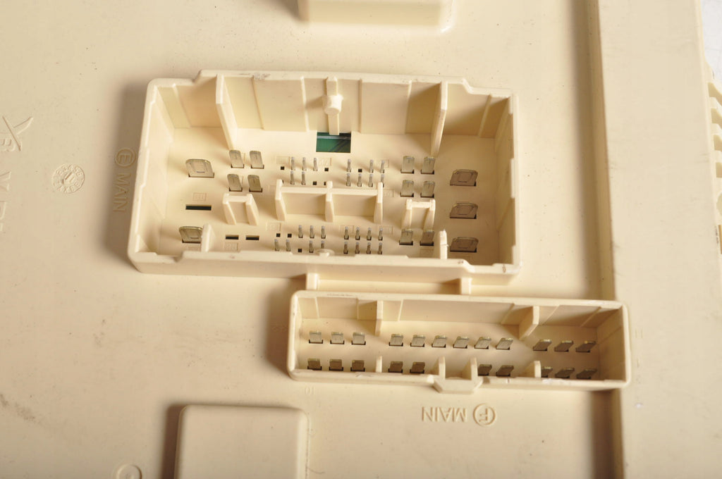 KIA SPORTAGE III FUSE BOX 91950-3W0400
