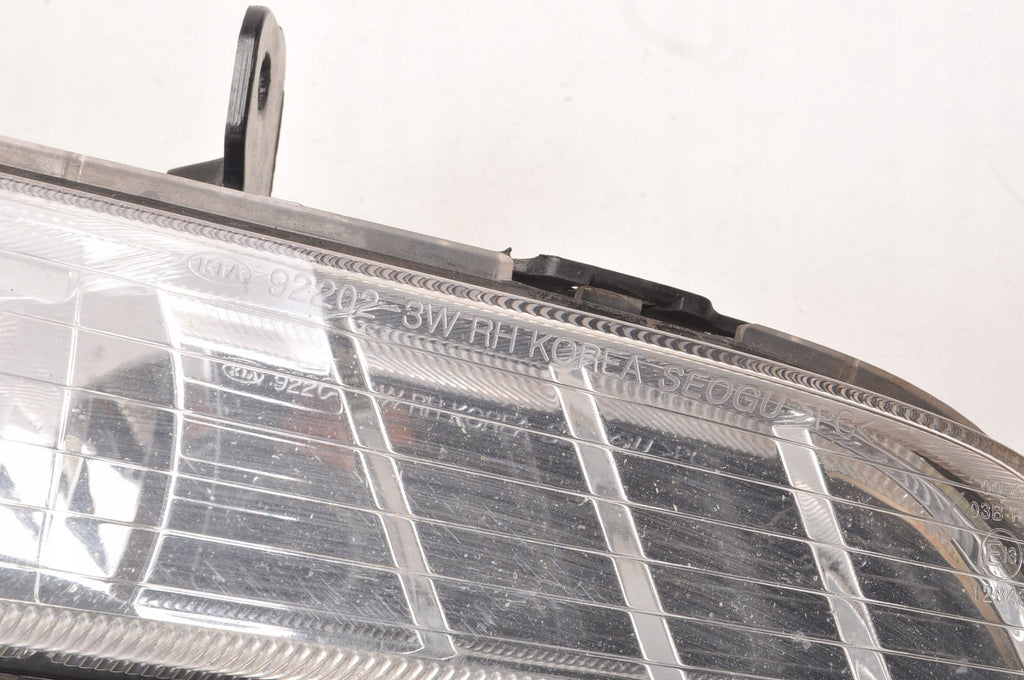 KIA SPORTAGE III HALOGEN RIGHT LIFT 92202-3W