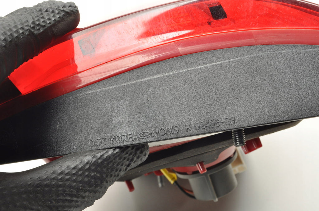 KIA SPORTAGE III LAMP RIGHT REAR FLAP 92406-3W