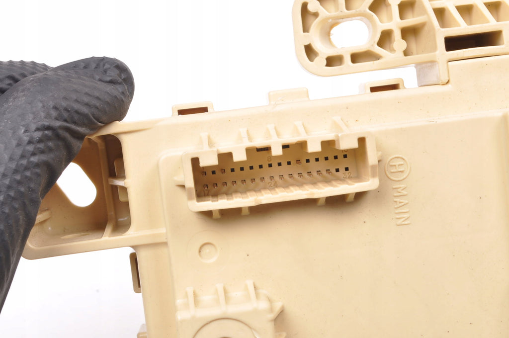 KIA SPORTAGE V FUSE BOX 91950-R2500