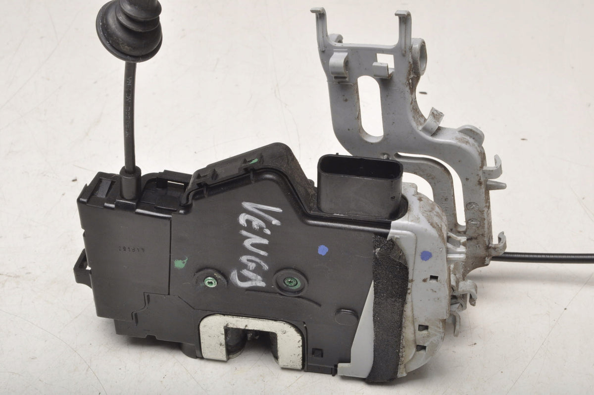 KIA VENGA DOOR LOCK RIGHT FRONT 81320-1P040