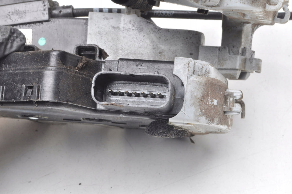 KIA VENGA DOOR LOCK RIGHT FRONT UK 7 PIN 81320-1P040