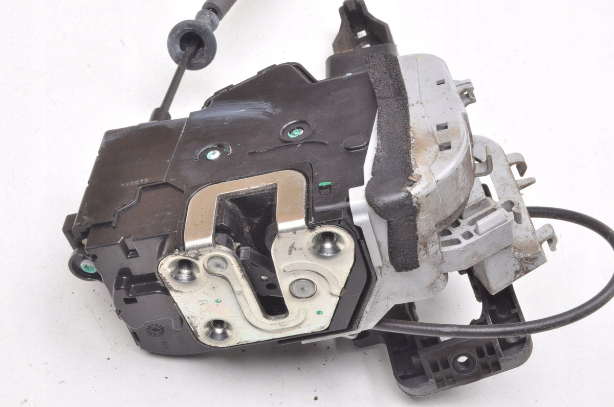KIA VENGA DOOR LOCK RIGHT FRONT UK 7 PIN 81320-1P040