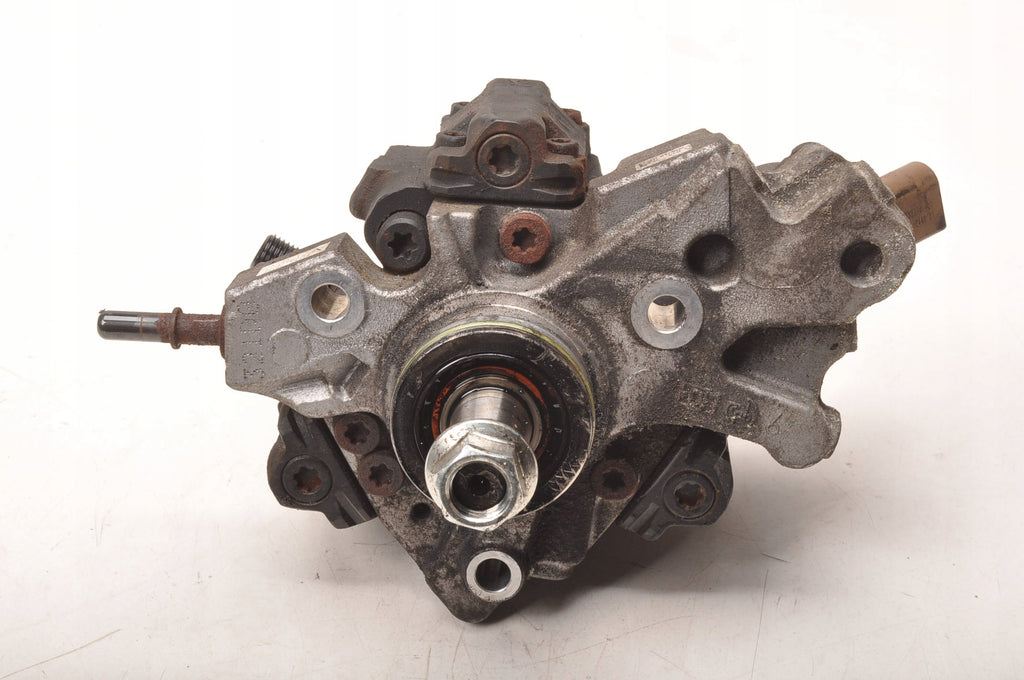 KIA VENGA RIO III HYUNDAI I20 1.4 CDTI 75HP INJECTION PUMP 33100-2A710
