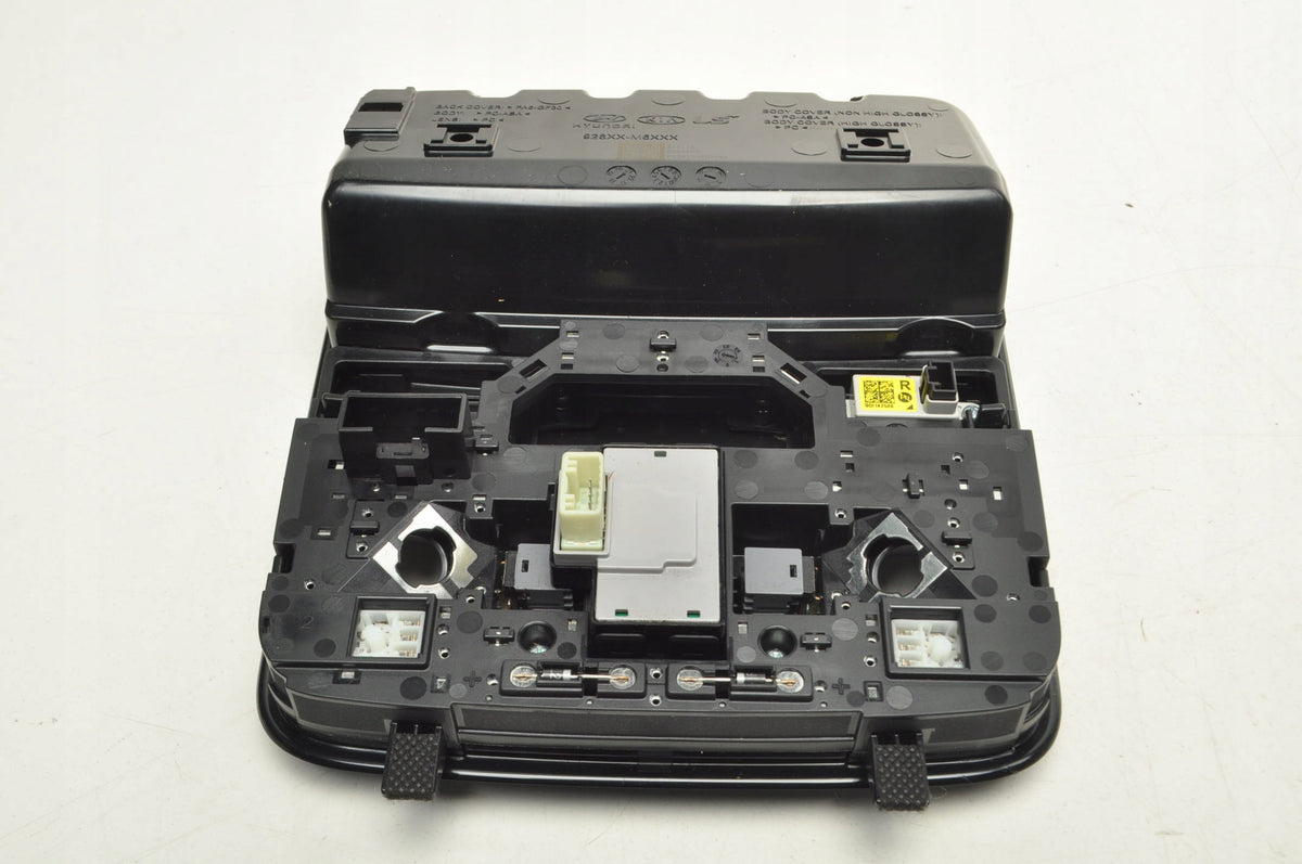 KIA X-CEED LIGHTING INTERIOR CABIN LAMP 928XX-M6XX