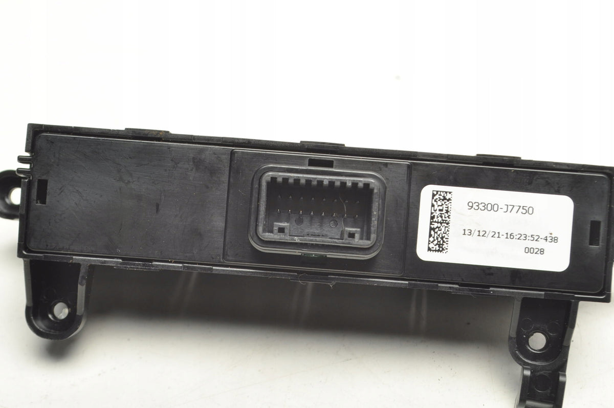 KIA X-CEED SWITCH PANEL 93300-J7750