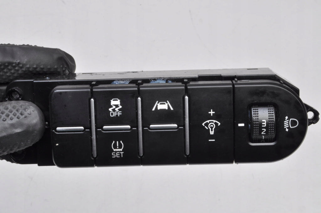 KIA XCEED CEED III SWITCH PANEL 93700-J7651WK