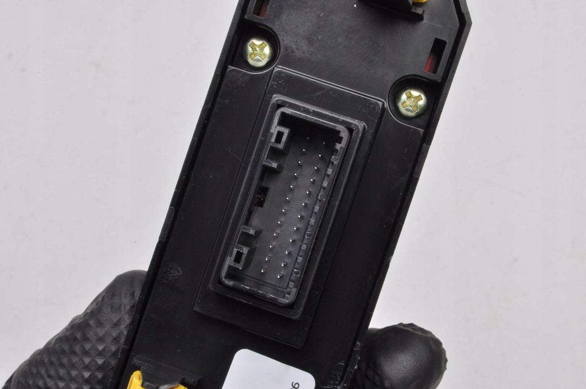 KIA XCEED CEED III SWITCH PANEL 93700-J7651WK