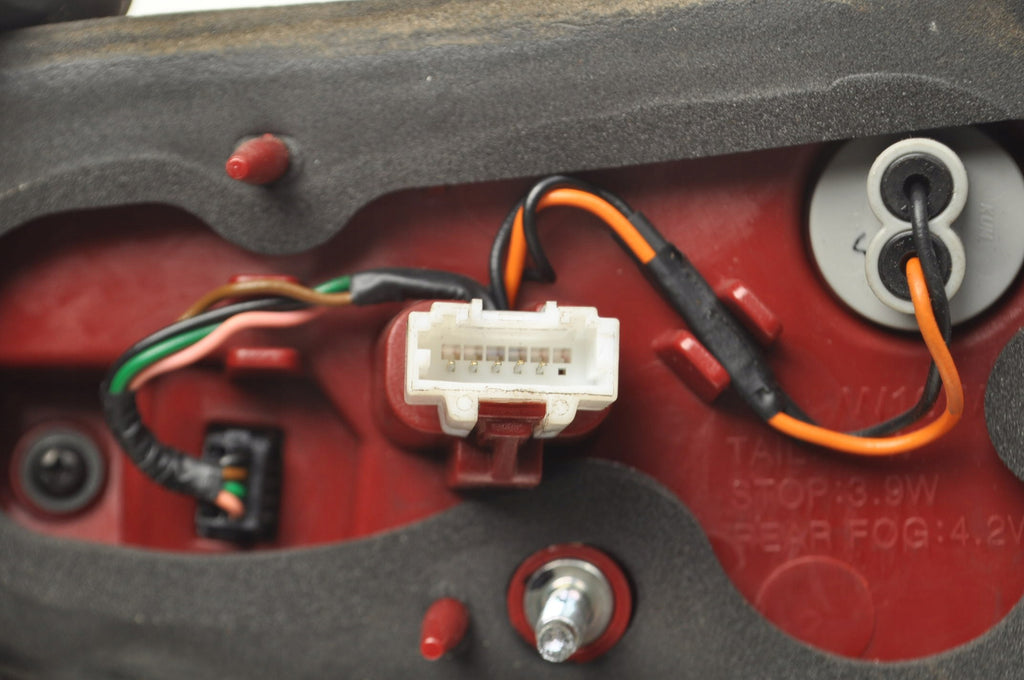 LAMP LEFT REAR IN FLAP KIA OPTIMA IV 92403-D44 STATION WAGON
