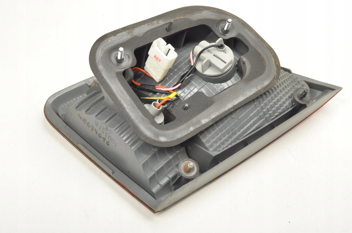 LAMP LEFT REAR IN FLAP KIA SORENTO II 92405-2P02 SUV