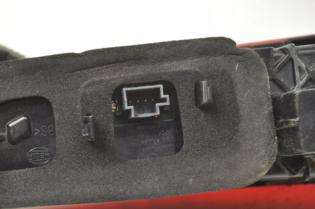 LAMP RIGHT REAR FLAP VOLVO XC60 II 31446618 SUV