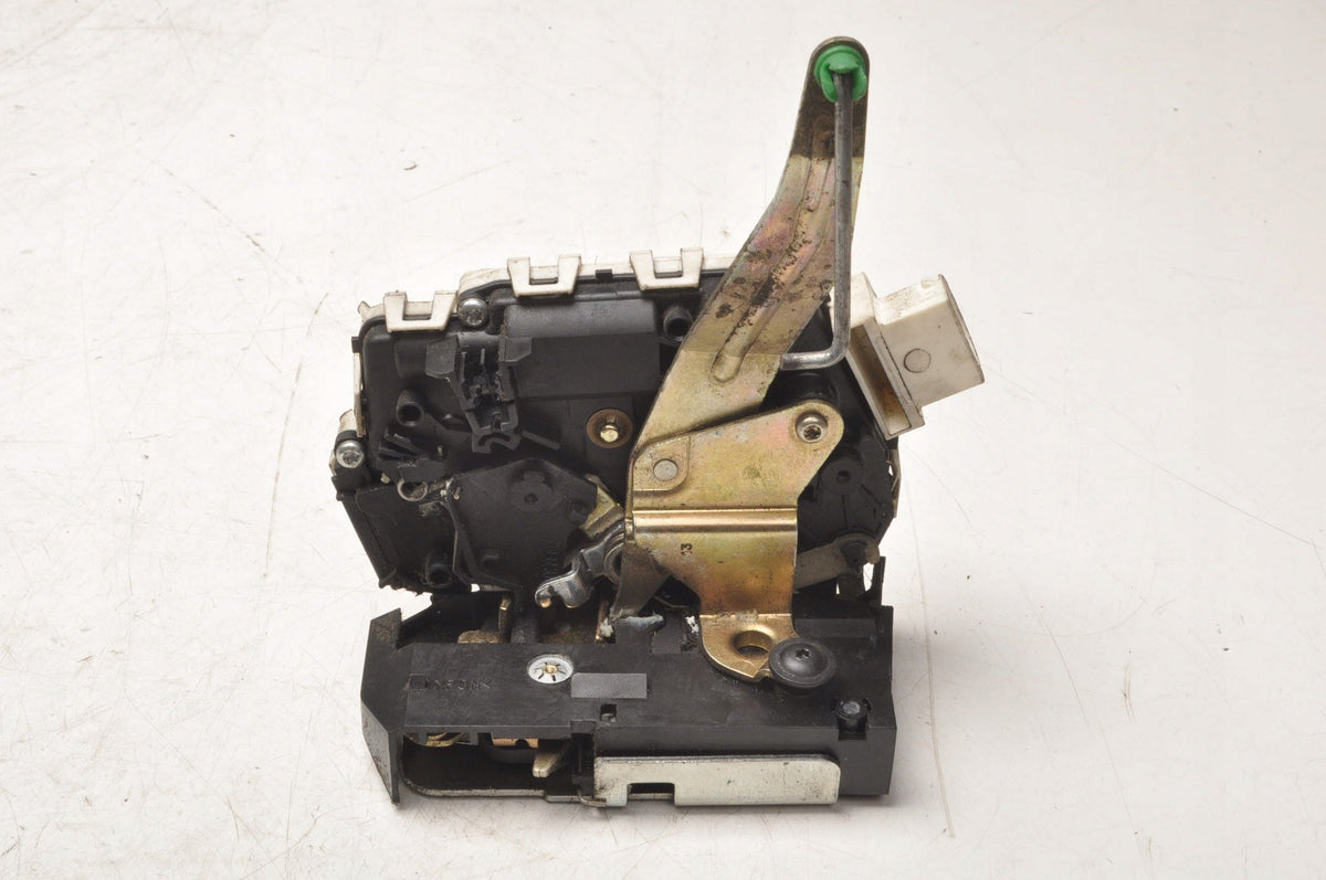 LAND ROVER DISCOVERY L318 TAILGATE LOCK