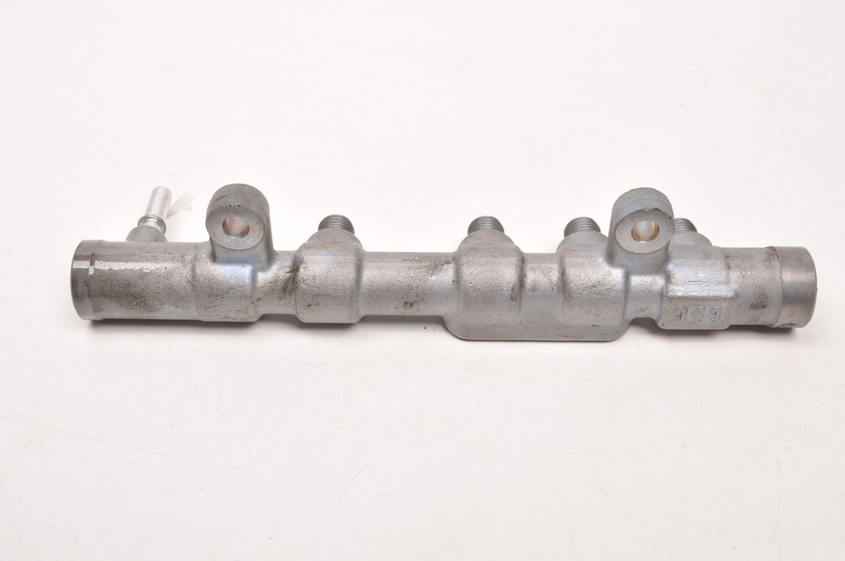 LAND ROVER DISCOVERY SPORT L550 2.0 d INJECTION RAIL G4D3-9D280-BA