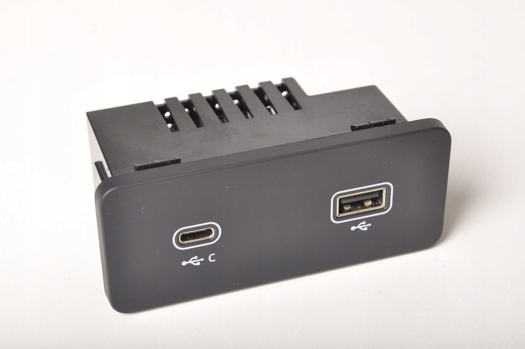 LAND ROVER DISCOVERY V L462 INPUT USB SOCKET 20R