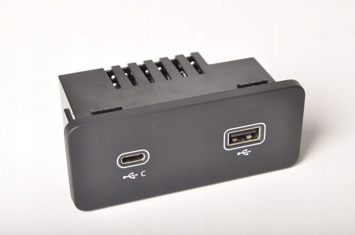 LAND ROVER DISCOVERY V L462 INPUT USB SOCKET 20R