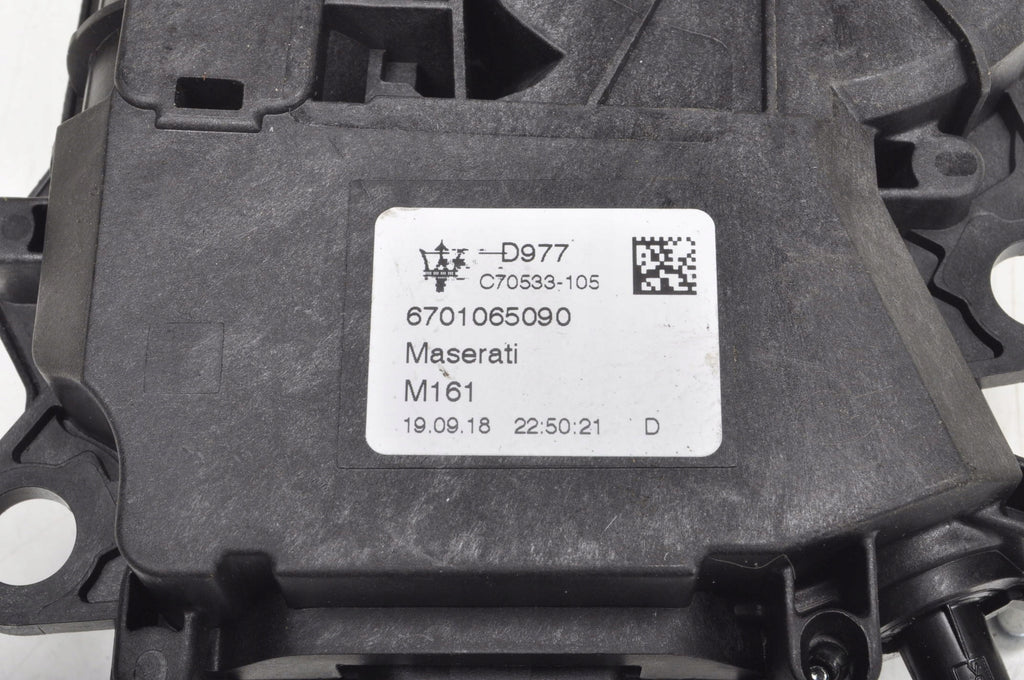 LEVANTE SQ4 TAILGATE PULL LOCK 6701065090