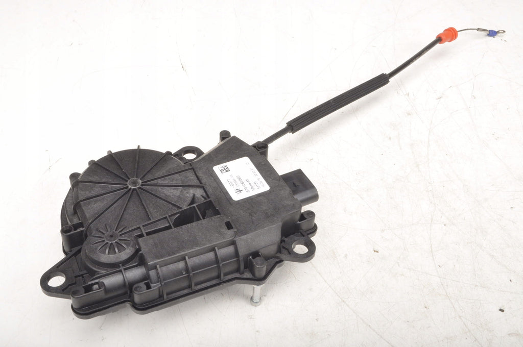 LEVANTE SQ4 TAILGATE PULL LOCK 6701065090