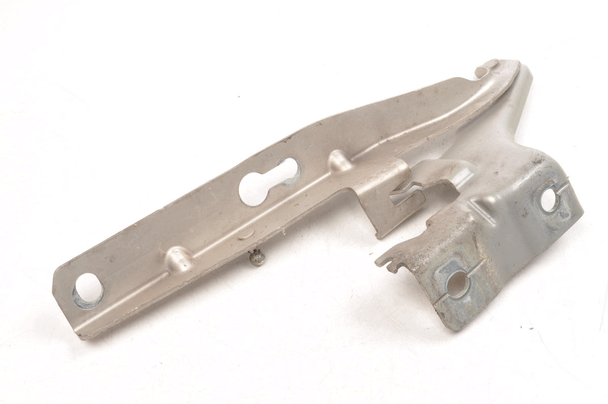 MASK HINGE VOLVO XC60 II 31424538 RIGHT