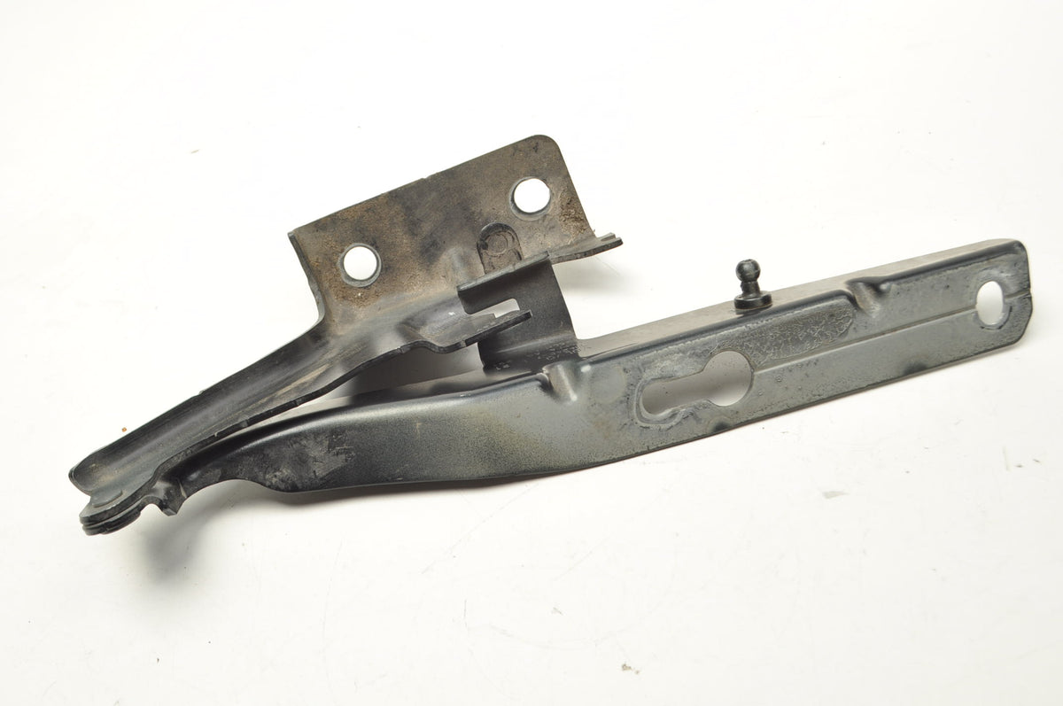 MASK HINGE VOLVO XC60 II LIFT 31424537 717