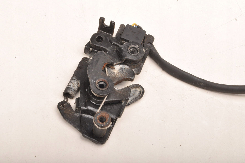MASK LOCK VOLVO XC40 II 32277429 LEFT