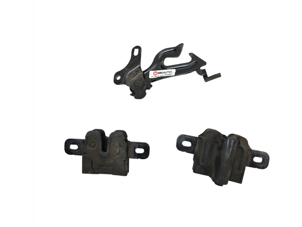 MASK LOCKS LEFT RIGHT BOLT HITCH SET VOLVO V40 II 31218611