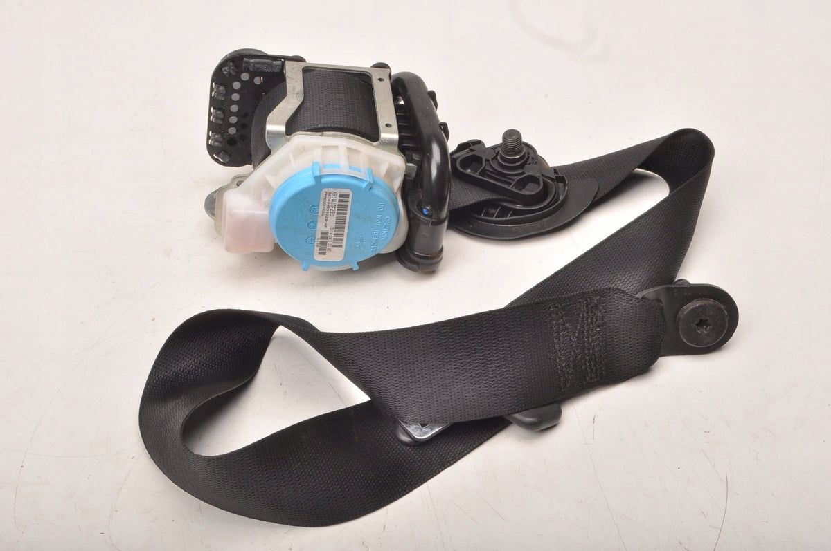 MERCEDES GLA W156 SEAT BELT RIGHT FRONT A1768602285