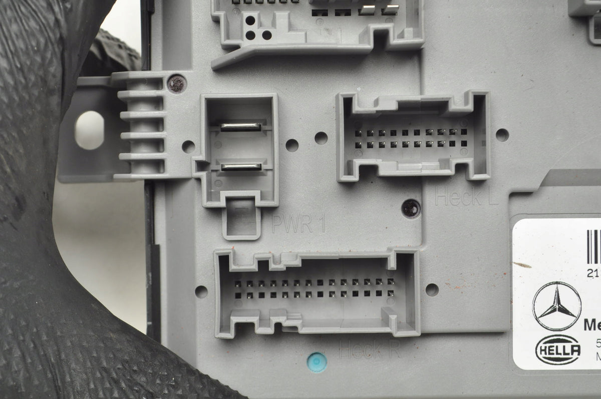 MERCEDES W213 MODULE CONTROLLER SAM 2139005220