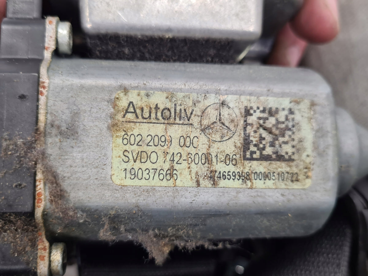 MERCEDES W219 SEAT BELT RIGHT FRONT A2118605686