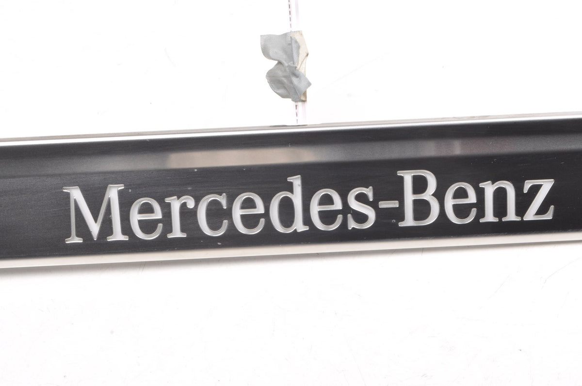 MERCEDES W254 LED THRESHOLD STRIP A2066808007