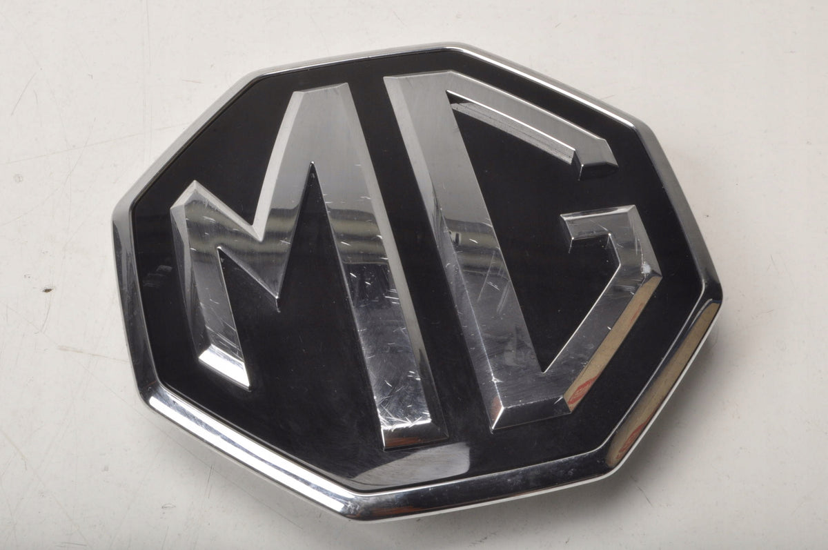 MG HS BADGE LOGO EMBLEM FRONT 10745955 2024 LIFT
