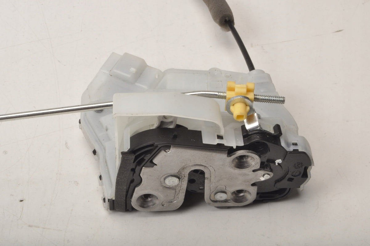 MG HS DOOR LOCK RIGHT FRONT LIFT 2024R 10527288 7 PIN
