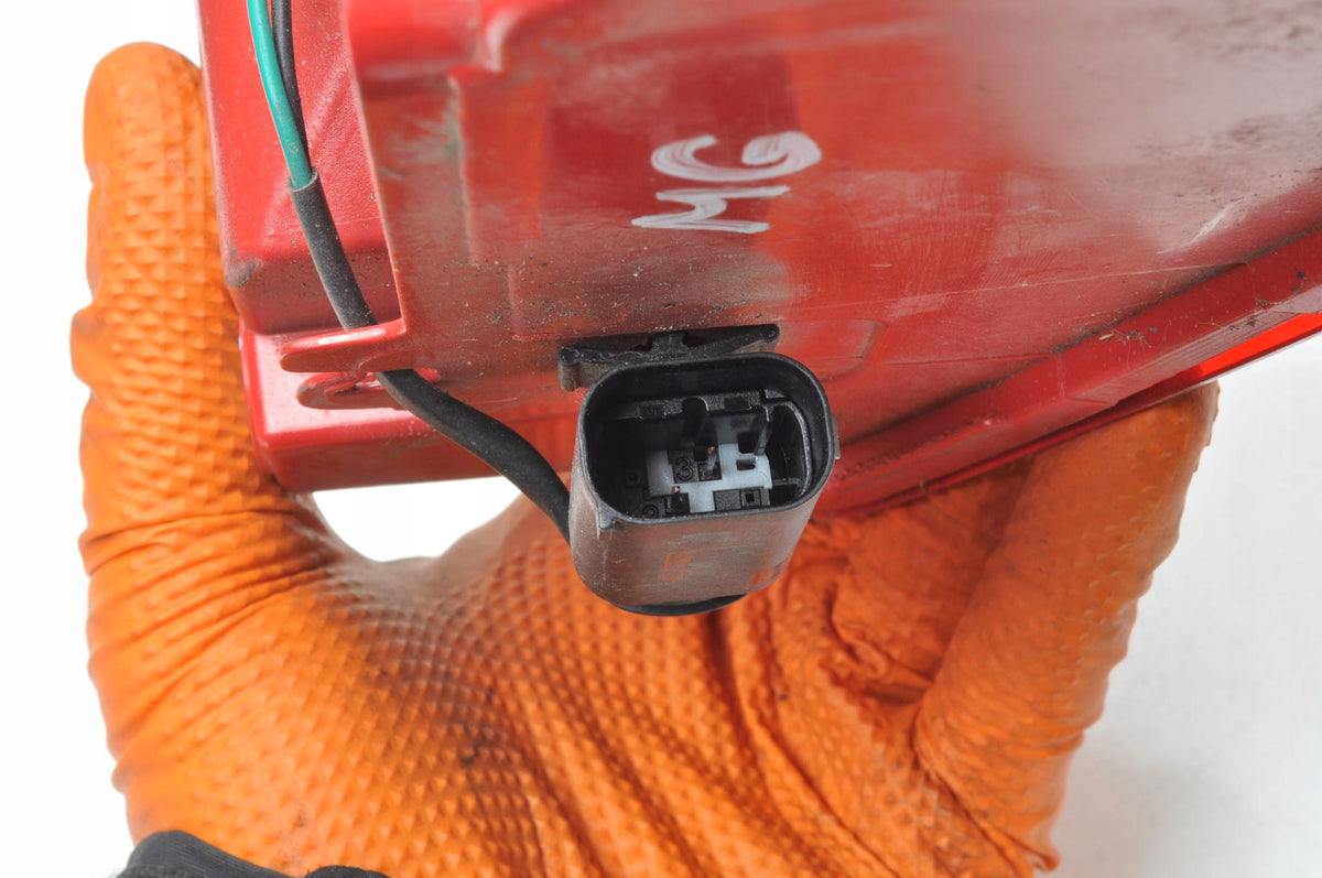 MG HS LAMP AGAINSTMGLEFT REAR 10526448 LEFT