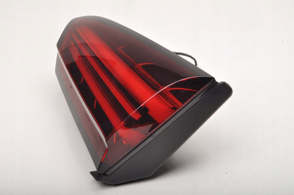 MG HS LAMP RIGHT REAR FLAP 10823346