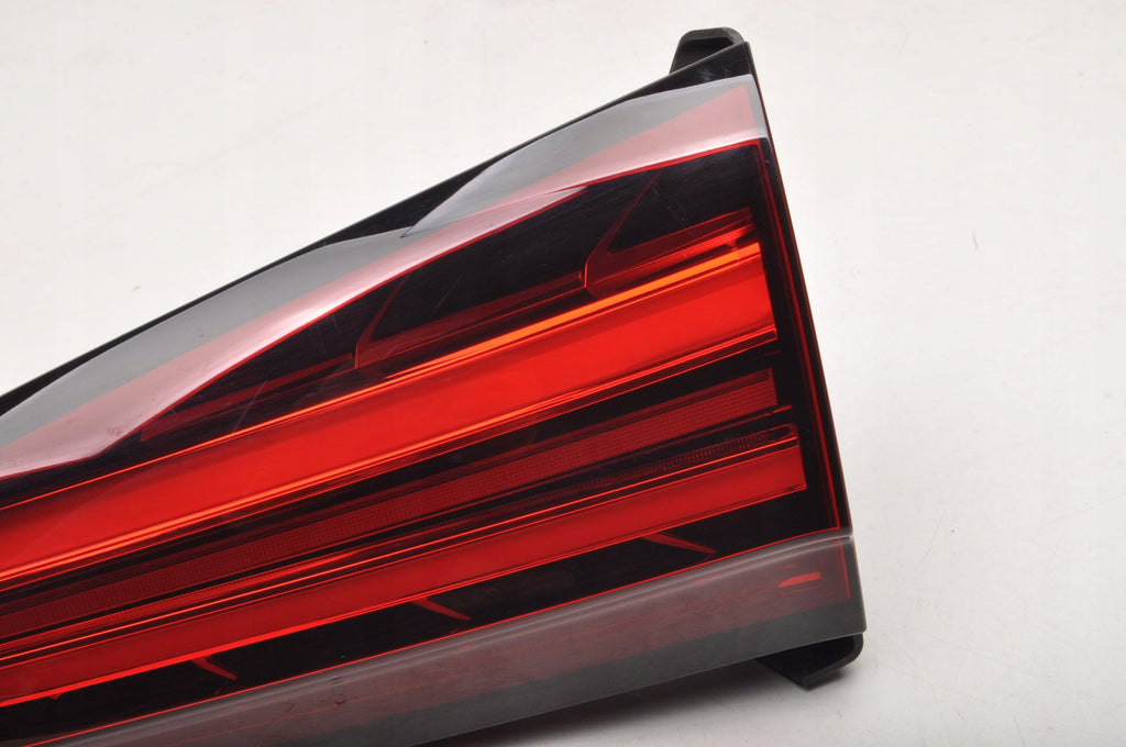 MG HS LAMP RIGHT REAR FLAP 10823346