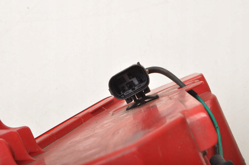 MG ZS LAMP AGAINSTMGIELNA REAR LEFT 10526448 SUV