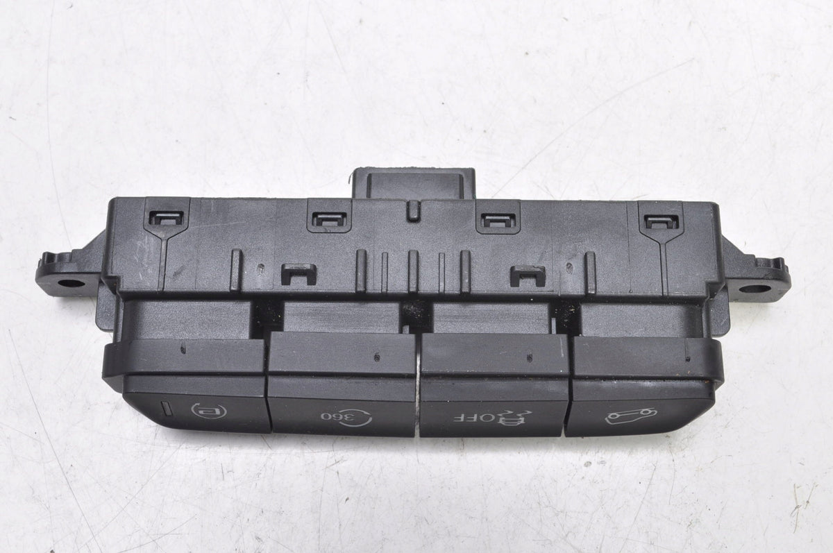 MG ZS SWITCH PANEL 10700971 LIFT