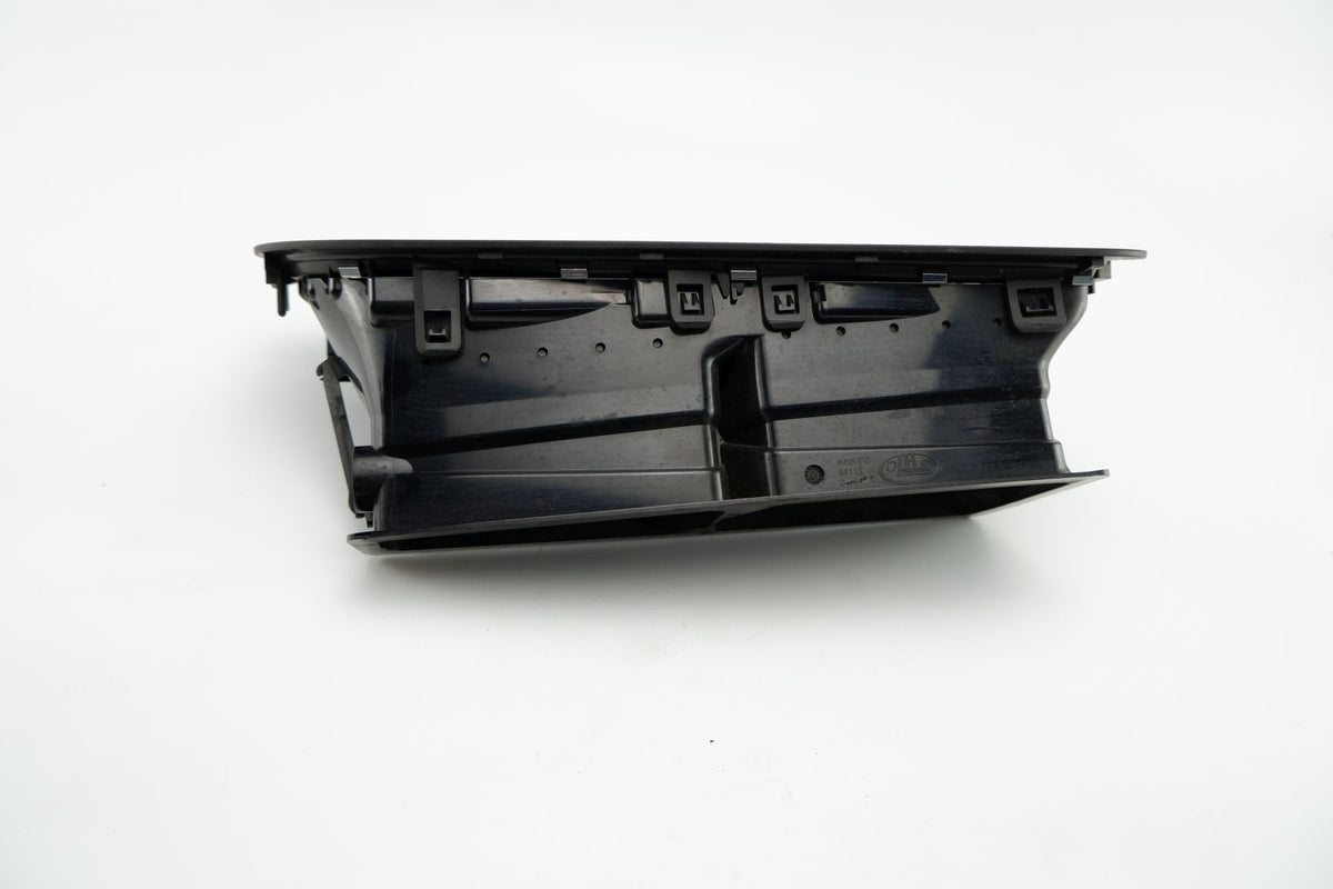 MIDDLE AIR SUPPLY GRILLE PEUGEOT 5008