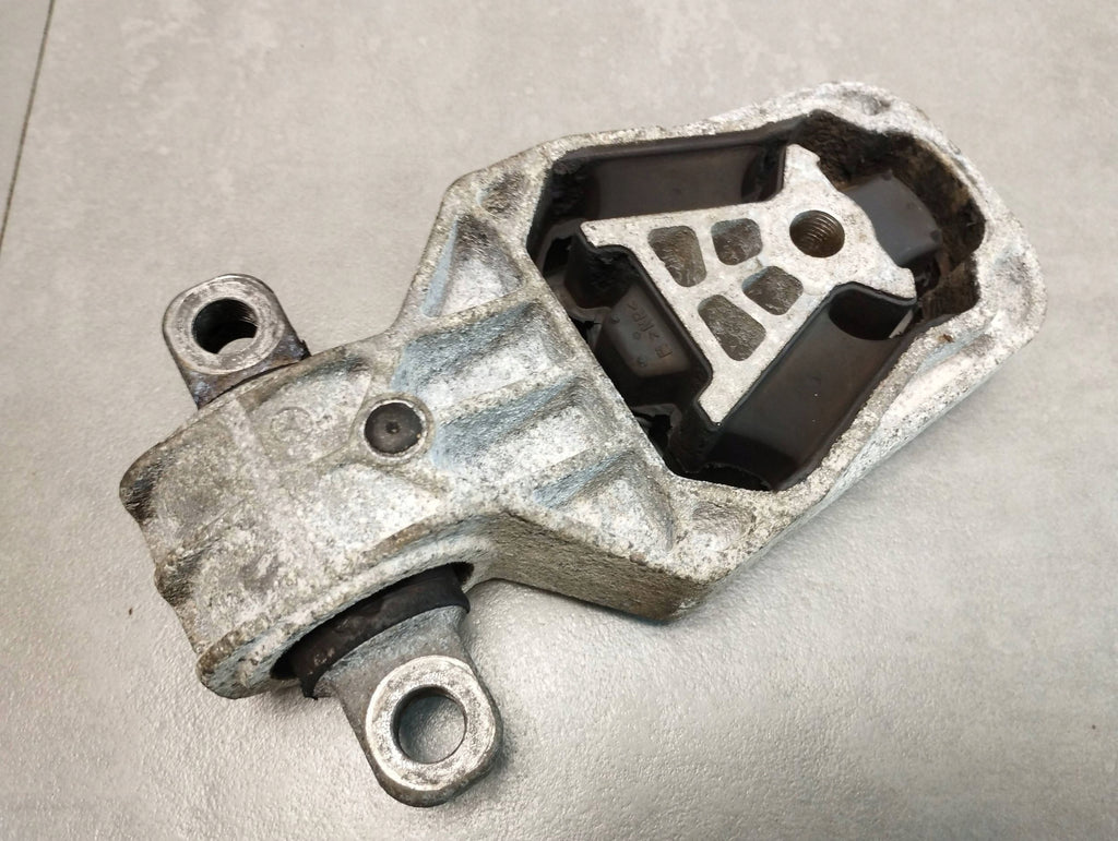 Mercedes-Benz B W246 W242 ENGINE STABILIZATION PAW A2462400200