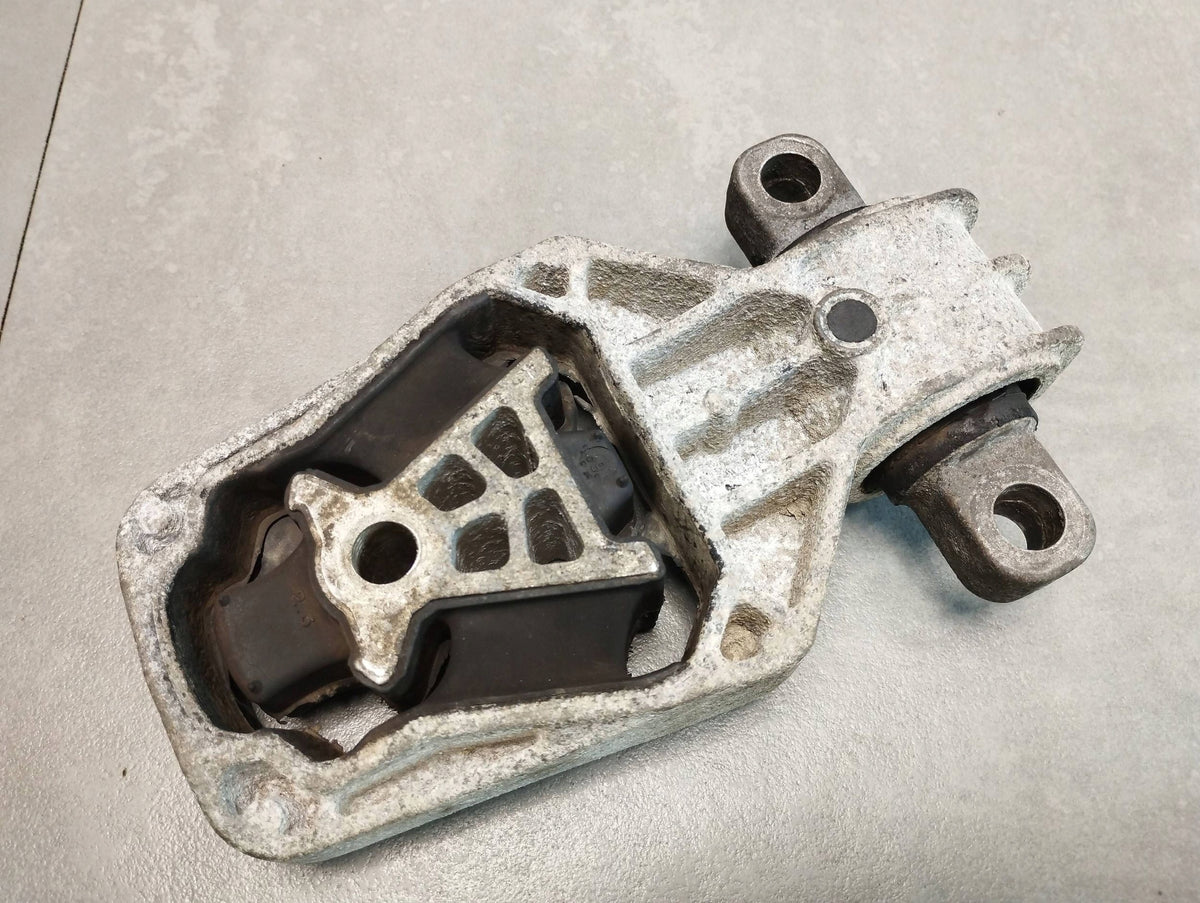 Mercedes-Benz B W246 W242 ENGINE STABILIZATION PAW A2462400200