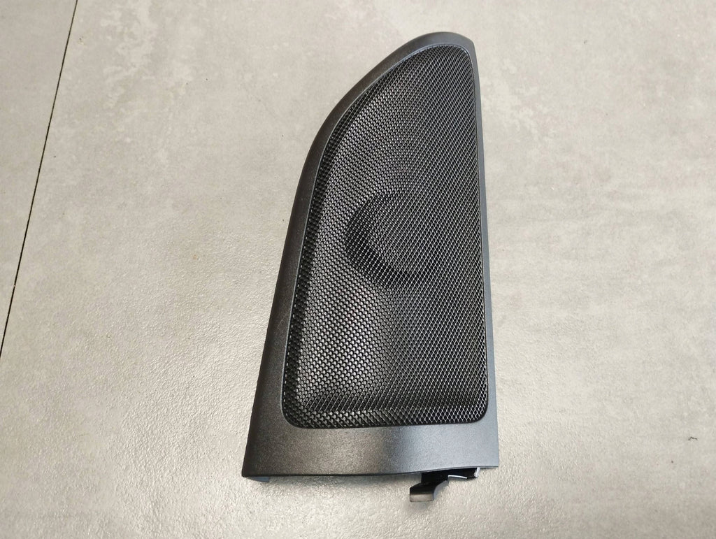 Mercedes-Benz B W246 W242 SPEAKER GRILLE A2467200211