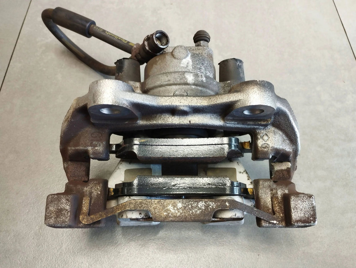 Mercedes-Benz CLS C218 CLAMP RIGHT REAR