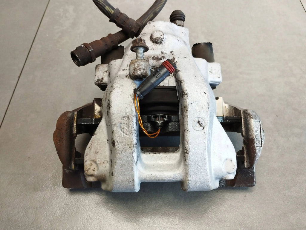 Mercedes-Benz CLS C218 CLAMP RIGHT REAR