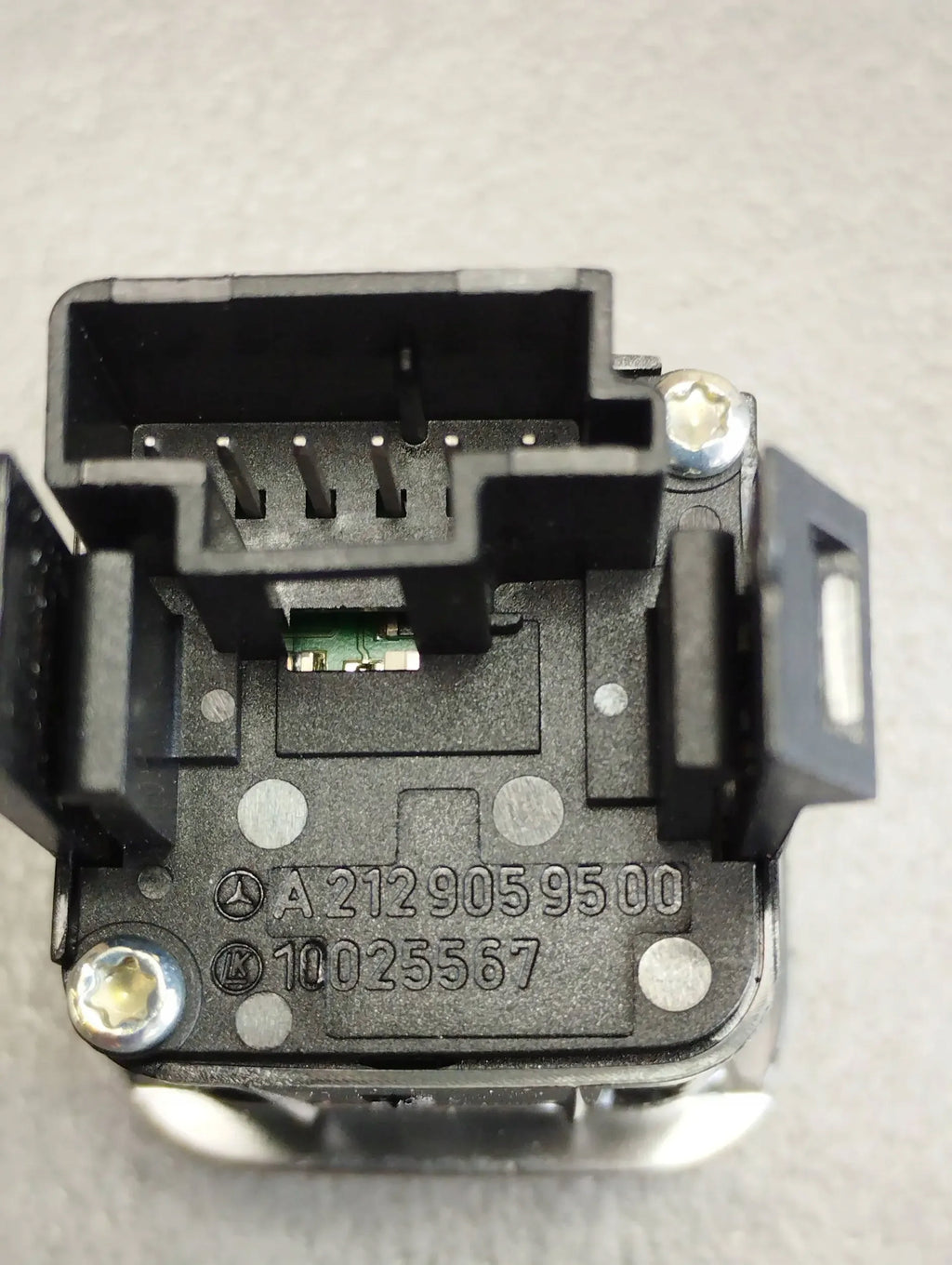 Mercedes-Benz CLS C218 COUCH HEATING SWITCH A2129059500