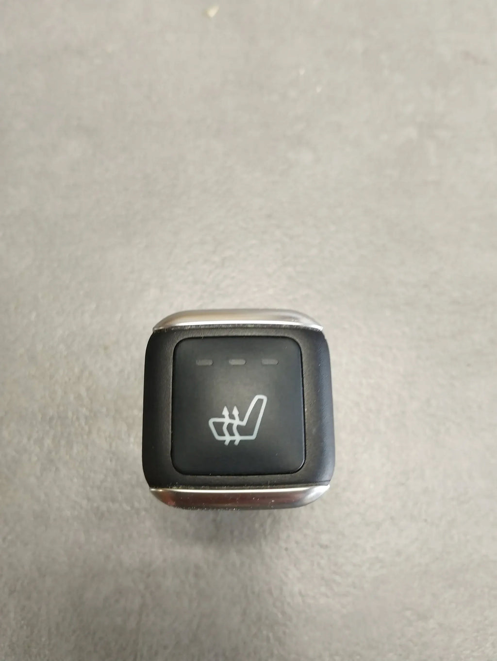 Mercedes-Benz CLS C218 COUCH HEATING SWITCH A2129059500